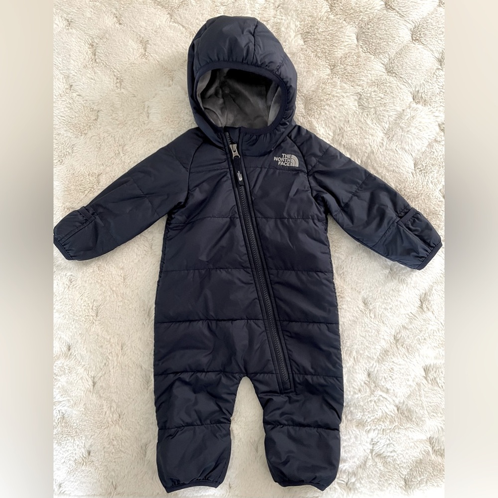 new without tags baby north face snowsuit with fleece inside